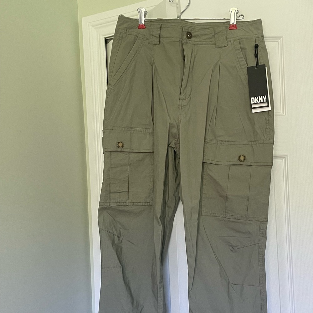 DKNY Cargo Style Pants with Drawstring Ankle. Size Small (6-8) NWT